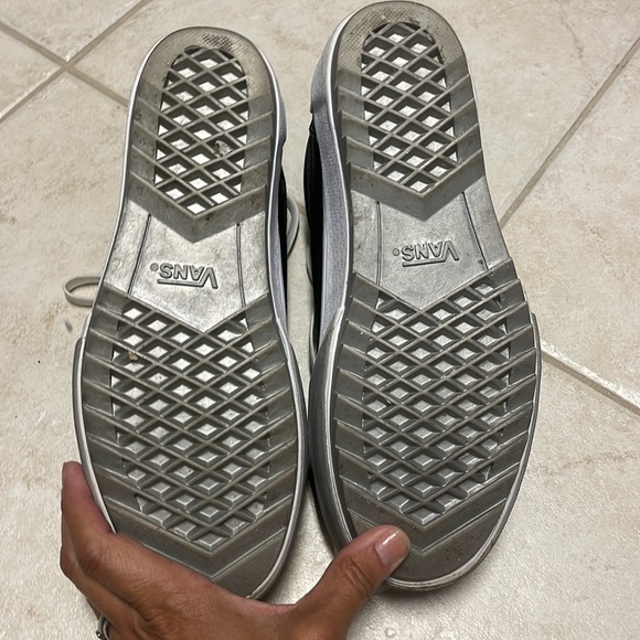 Platform vans - Picture 3 of 3